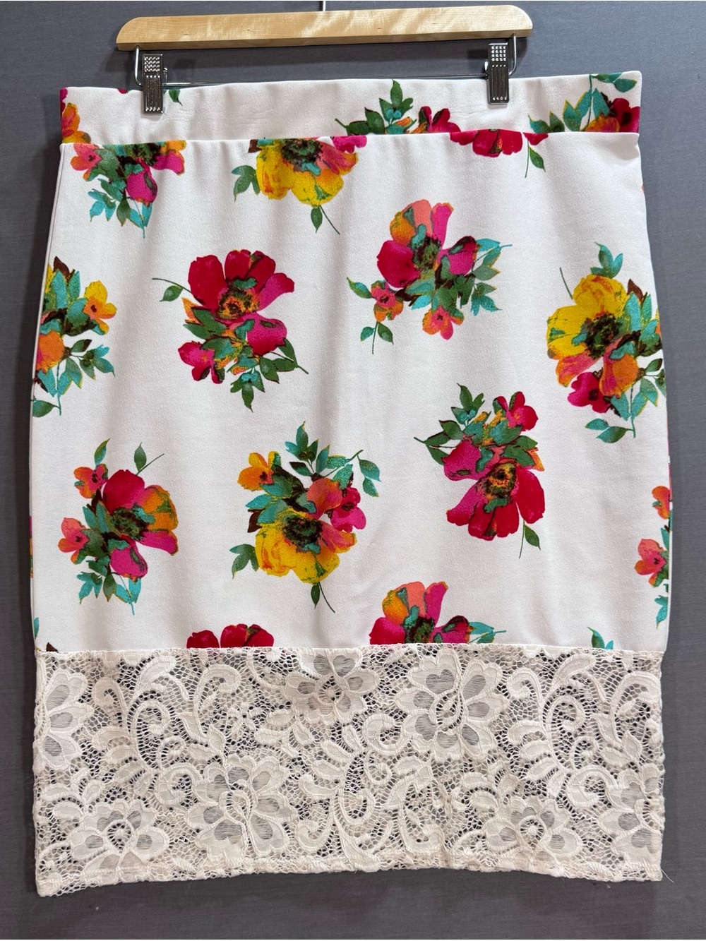 Floral Lace Hem White Pencil Skirt - Pink & Yellow Bloom
